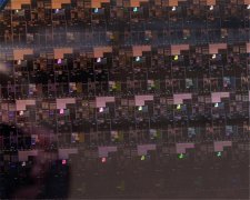 IBM宣布研制出全球首款2nm芯片：未来英特尔和三星或会受益